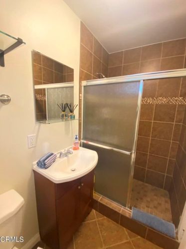 1431 Hillside Dr, Glendale CA  91208-2416 exterior