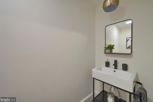 411 Ross St, Lancaster PA  17602-1943 exterior