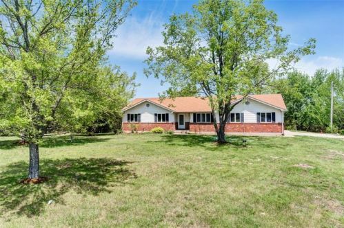 8108 Champion City Rd, Gerald, MO 63037-2844
