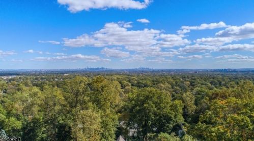 96 Undercliff Rd, Montclair, NJ 07042-1619