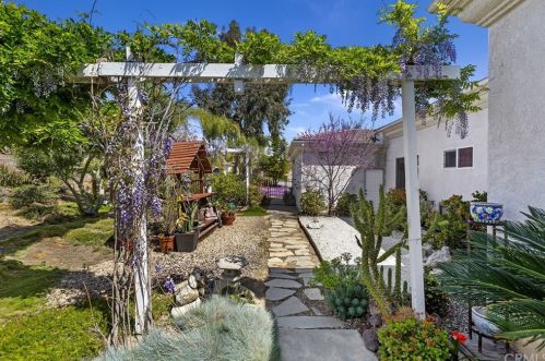 7565 Sun Blossom Ct, Riverside CA  92508-6627 exterior