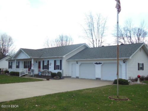 714 Shadwell Ave, Flora, IL 62839-2309