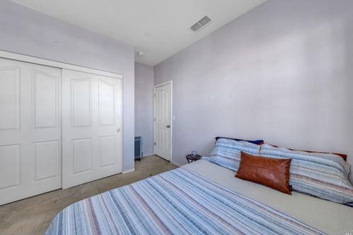 413 Comstock Way, Vacaville CA  95688-3128 exterior