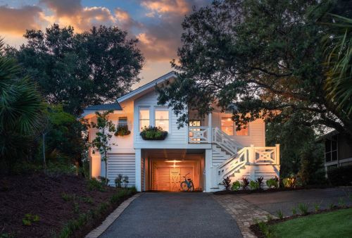 8 Ocean Park Ct, Isle Of Palms SC  29451-2244 exterior