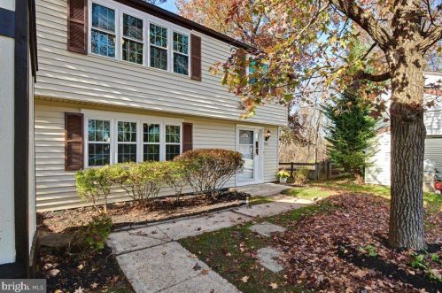 9121 Flamepool Way, Columbia, MD 21045-2903