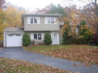 17 Maryann Ter, Stanhope, NJ 07874-2707