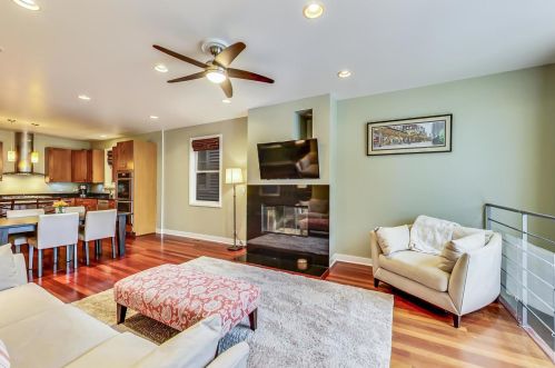 1077 Hermitage Ave, Chicago, IL 60622-3257