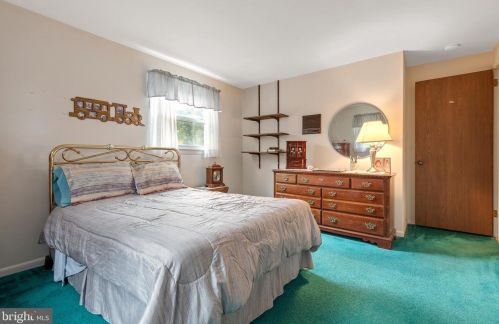 1046 Devonshire Rd, Lancaster PA  17601-1609 exterior