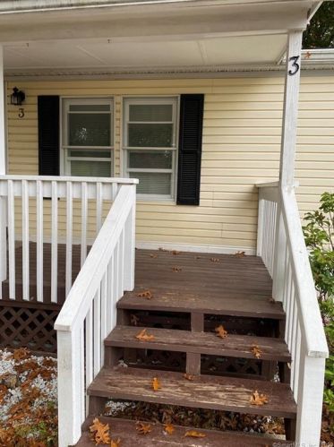 217 Dunham St, Southington, CT 06489-1277