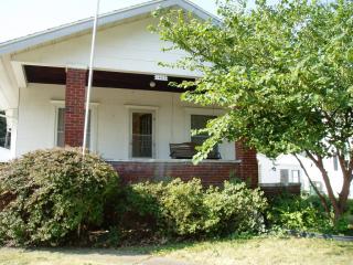1403 Church St, Champaign IL  61821-2651 exterior