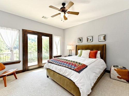 1501 Cyn Edge Dr, Austin TX  78733-2000 exterior