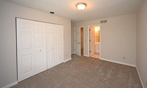 2102 Alpine Pl, Cincinnati OH  45211-3528 exterior