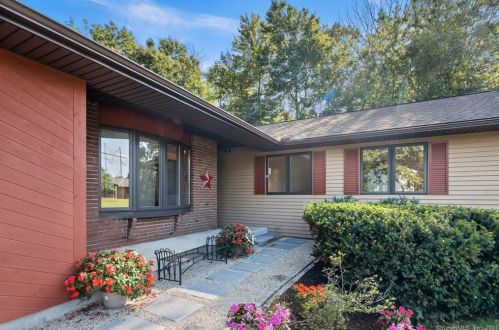 166 Bourbon St, Wapping, CT 06074-2128
