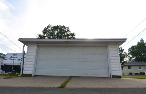 3930 3rd Ave, Hibbing, MN 55746-3104