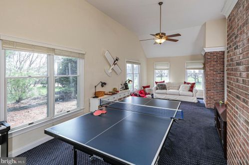 1 Tomlyn Dr, Princeton NJ  08540-4316 exterior