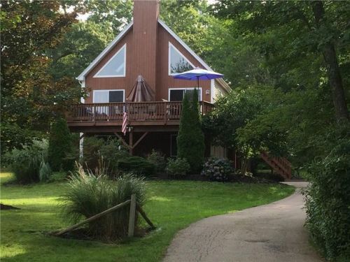 25 Burlingame Dr, Charlestown, RI 02813-3229