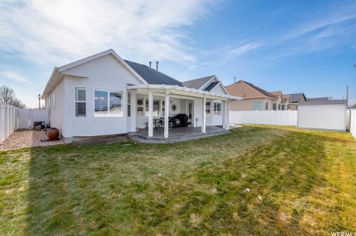 1238 Bateman Pt Dr, Taylorsville UT 84084-2590 exterior