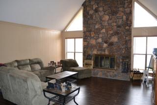 8614 Thorncliff Fwy, Cordova, TN 38016-8452