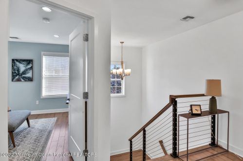 2 River St, Tinton Falls NJ 07701-1324 exterior