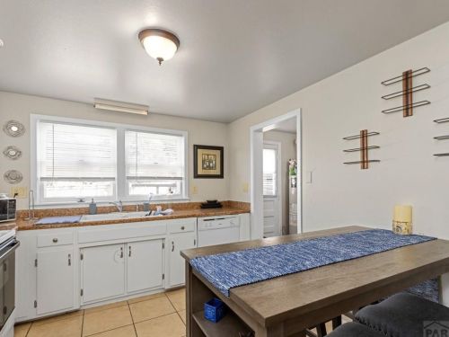 1542 Bonforte Blvd, Pueblo CO  81001-1601 exterior