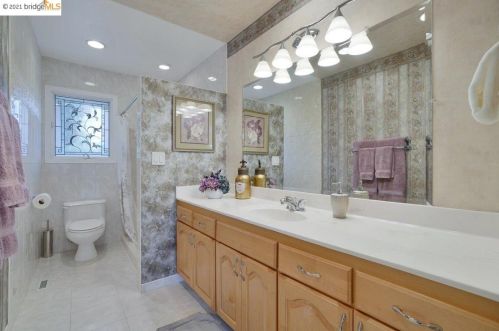 23 Kirkwood Ct, Concord CA  94521-1427 exterior