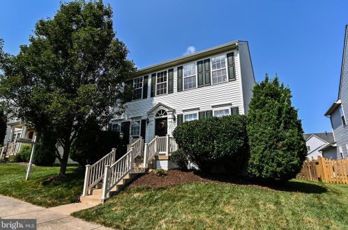 34 Stocks St, Lovettsville, VA 20180-8640