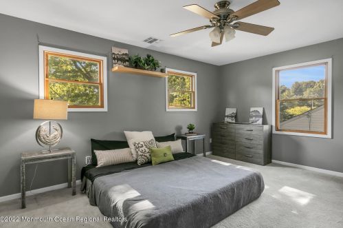 13 Jefferson St, Tinton Falls NJ 07701-5751 exterior