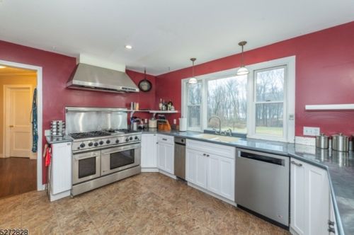 26 Swartswood Rd, Fredon, NJ 07860-1108