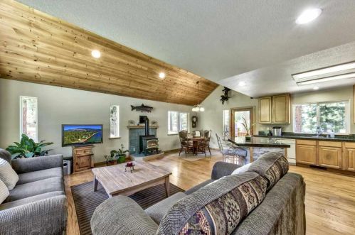 14575 Donnington Ln, Truckee CA  96161-2200 exterior