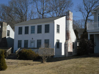 142 Old Black Point Rd, Niantic CT  06357-2818 exterior