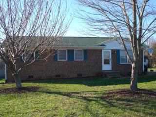 153 Gus Hill Rd, Clemmons, NC 27012-7320