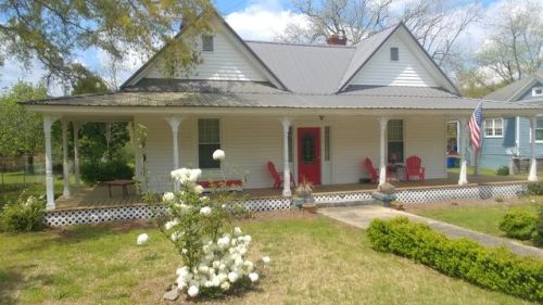 132 Calhoun St, Johnston, SC 29832-1311