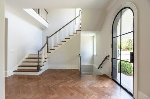 795 Lovette Ln, Atlanta, GA 30342-4350