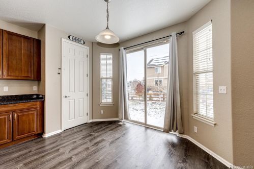 280 Elk Ct, Aurora CO 80016-4104 exterior