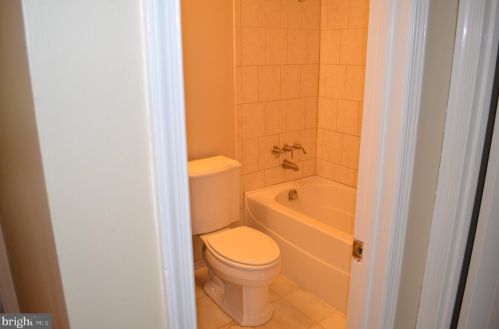 8902 16th St, Silver Spring MD 20910-2231 exterior