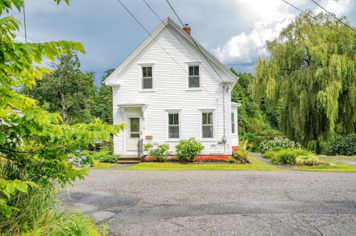6 Water St, Richmond, ME 04357-1414