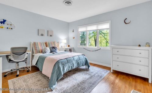 10 Lefferts Ct, Middletown NJ  07748-3031 exterior