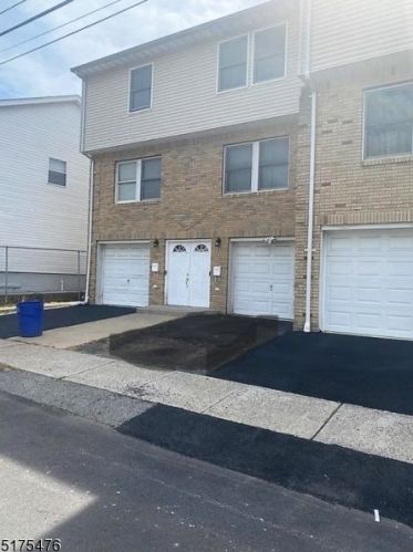 28 Hoffman Pl, Irvington, NJ 07111-2818