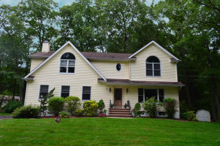 36 Birch Rd, Mahwah, NJ 07430-3043