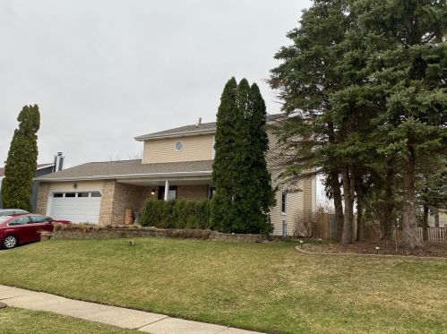 1910 Quail Ct, Bull Valley, IL 60098-2435