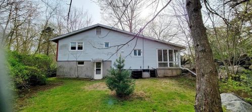5 Richard Rd, Gales Ferry, CT 06335-1833