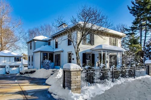 311 1st St, Geneva, IL 60134-1428