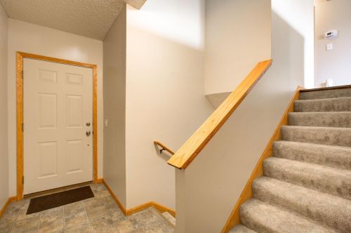1291 Parkside Ln, Minnetrista, MN 55387