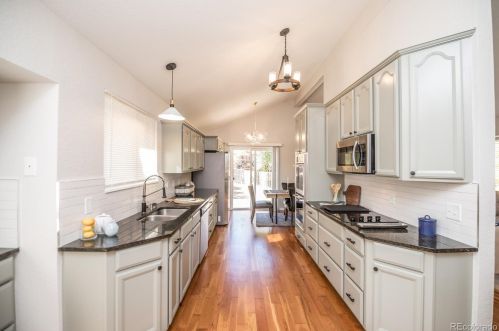 6297 Niagara Ct, Englewood CO 80112-1011 exterior