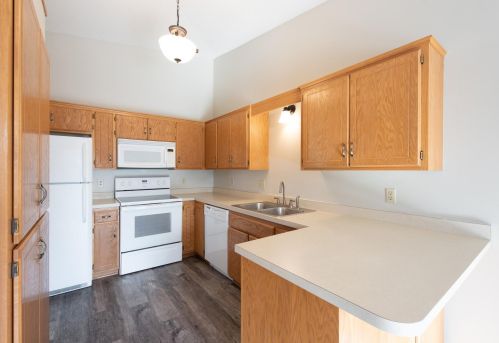 14712 Endicott Way, Saint Paul MN  55124-6491 exterior