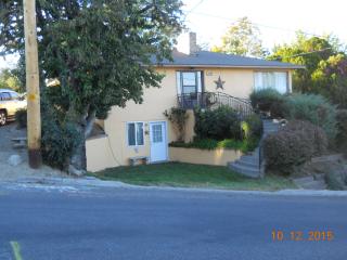 721 San Clemente Ave, Sunnyside, WA 98944-1936