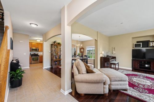 2614 Maple Cir, Barrington Hills, IL 60118