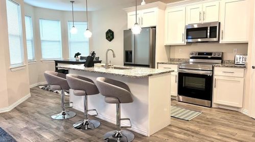 3551 Canada Dr, Dallas TX  75212-1323 exterior