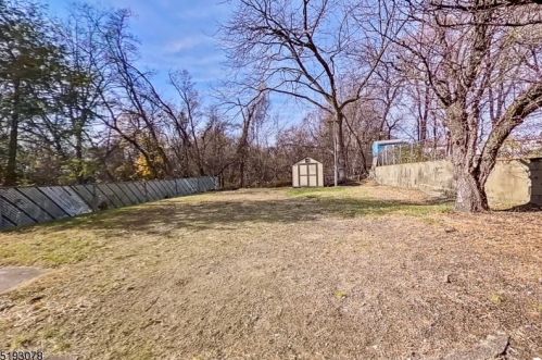 76 Passaic Ave, Paterson NJ  07506-1406 exterior