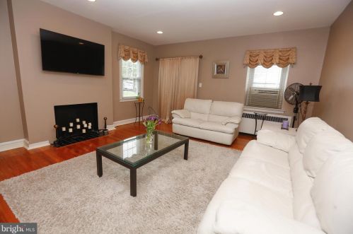 5730 Drexel Rd, Philadelphia, PA 19131-1204